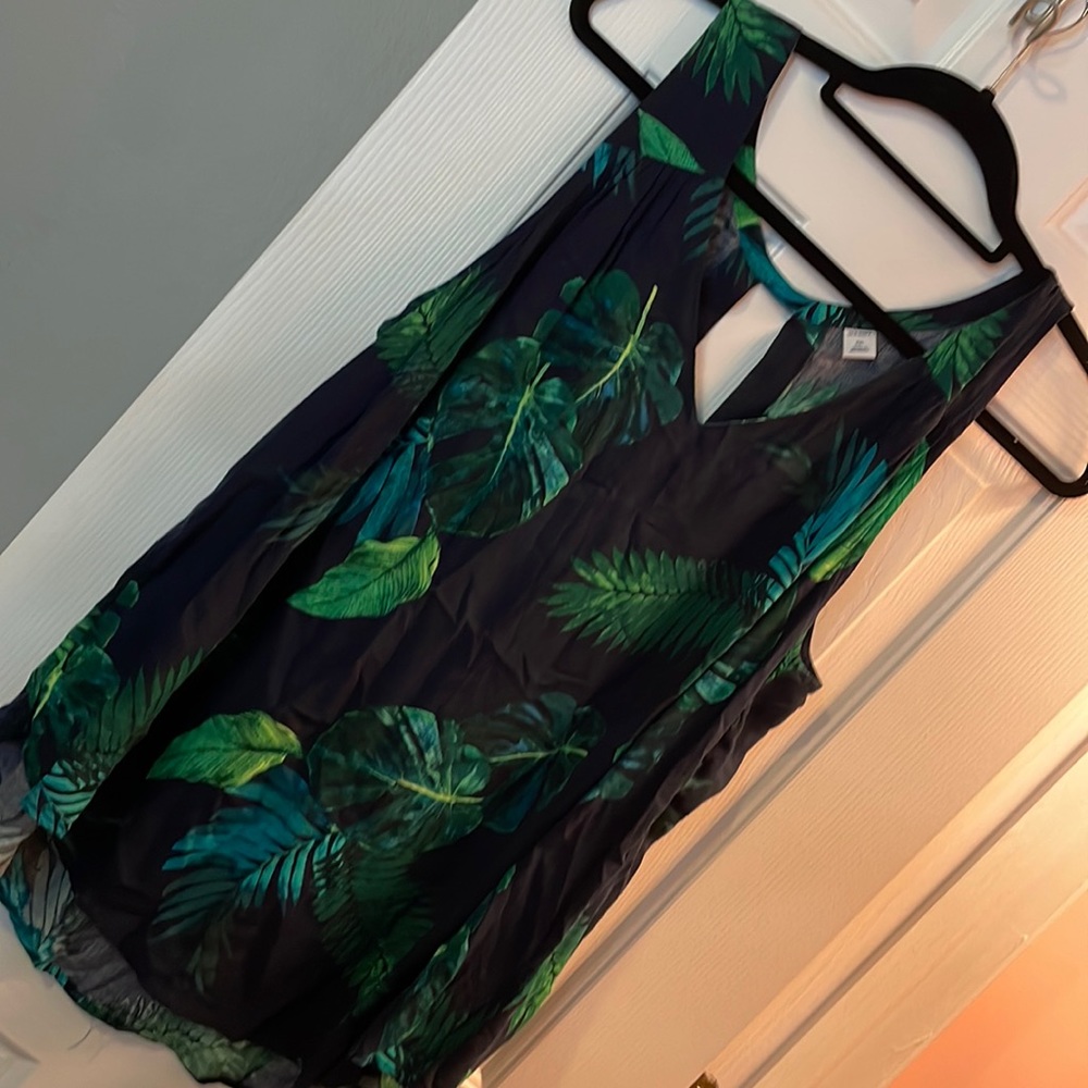 Old navy navy blue and green floral top